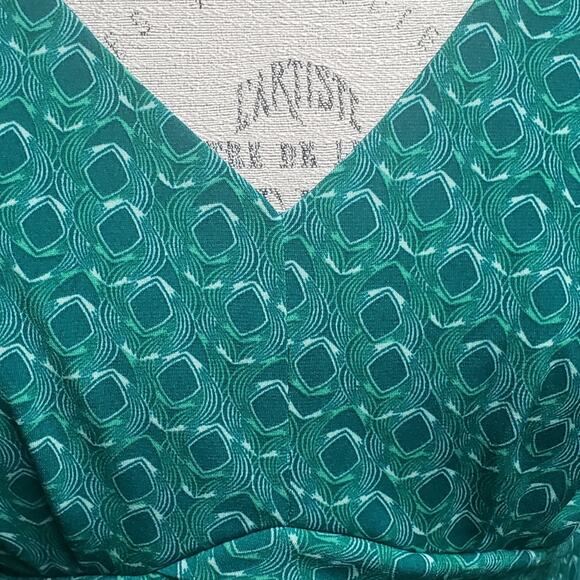 Daisy Fuentes Bohemian Green Print Short Sleeved Blouse - Shirt - Size PM - Picture 5 of 8